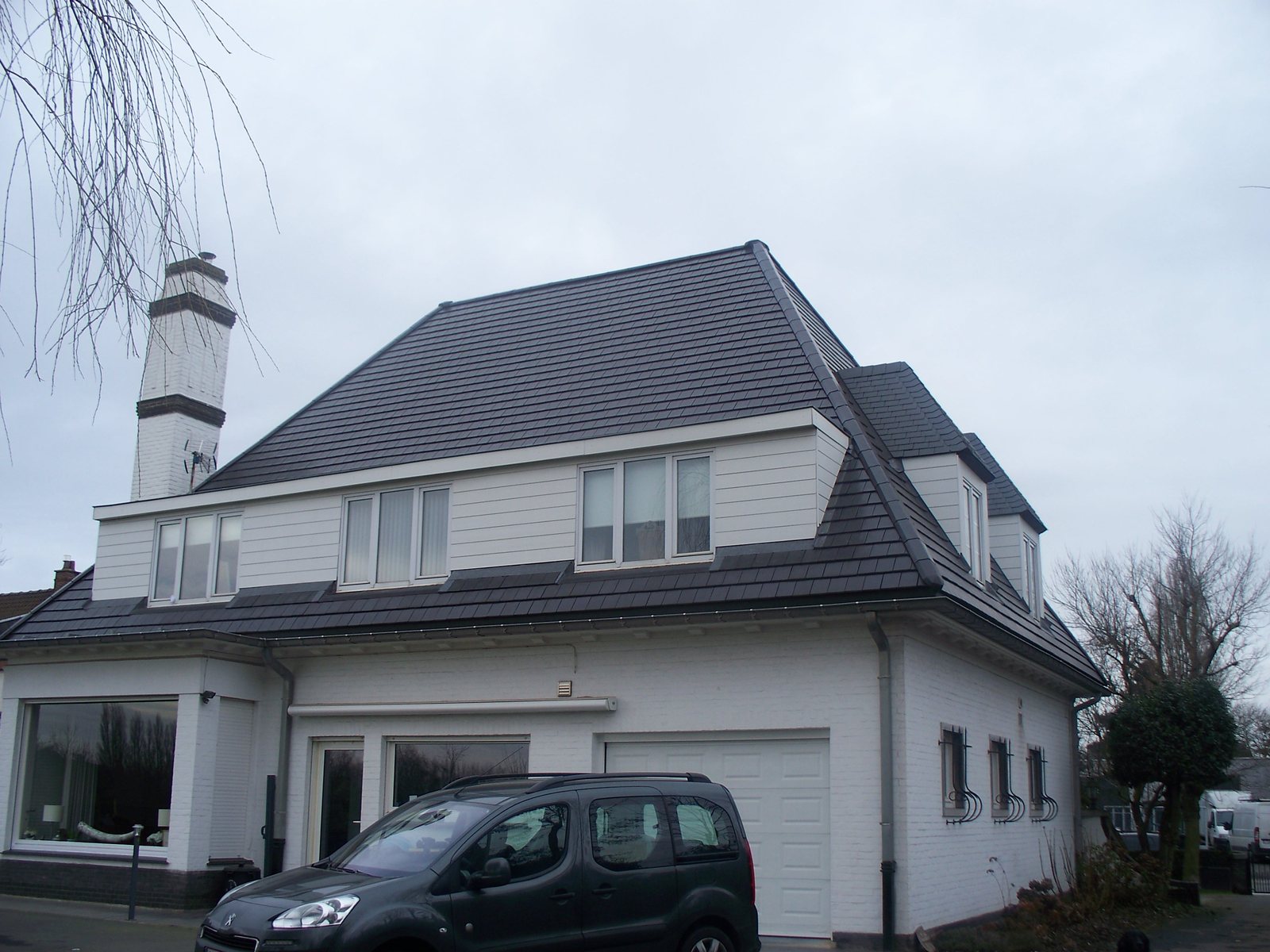 Woning met een nieuw hellend dak